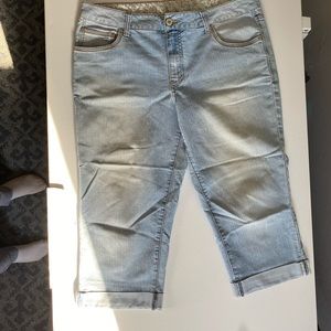 Faded Glory Capris Size 16